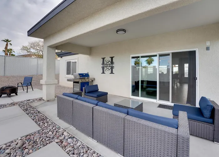 Pool & Patio: Newly Constructed Havasu Home! Lake Havasu City