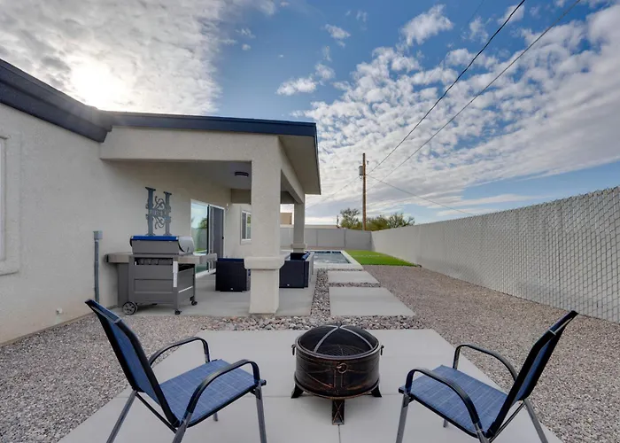 Pool & Patio: Newly Constructed Havasu Home! Dom wakacyjny *