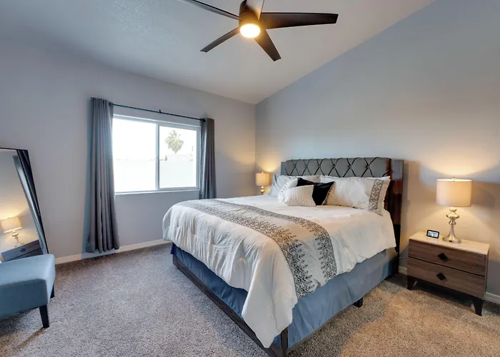 Dom wakacyjny Pool & Patio: Newly Constructed Havasu Home!