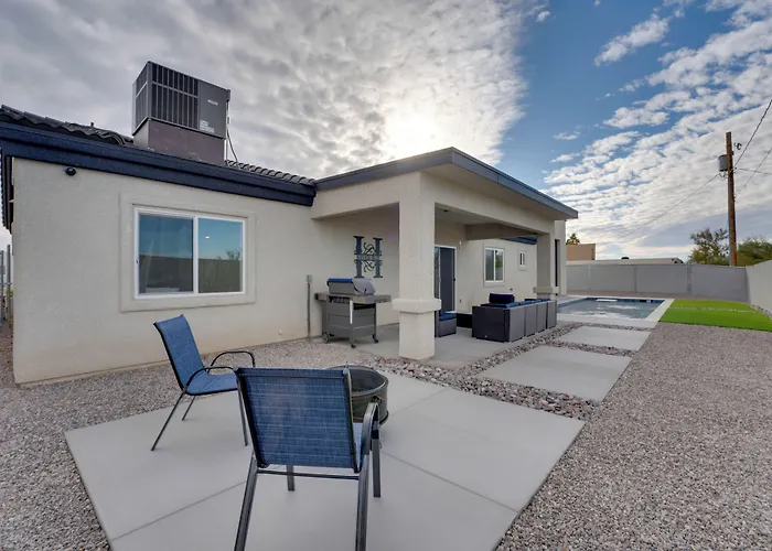Dom wakacyjny Pool & Patio: Newly Constructed Havasu Home!